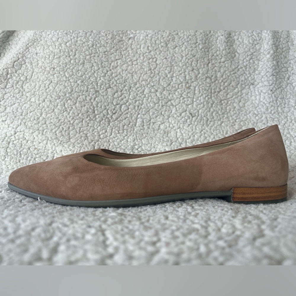 Ecco Danish Design Suede Pointed Flats 🤎 - Picture 5 of 11